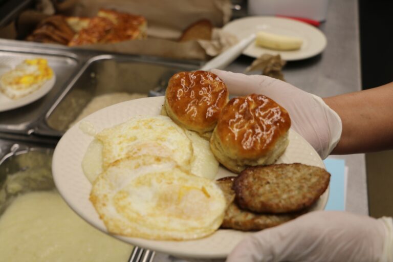 Fresh, nutritious dining at Azalea Estates